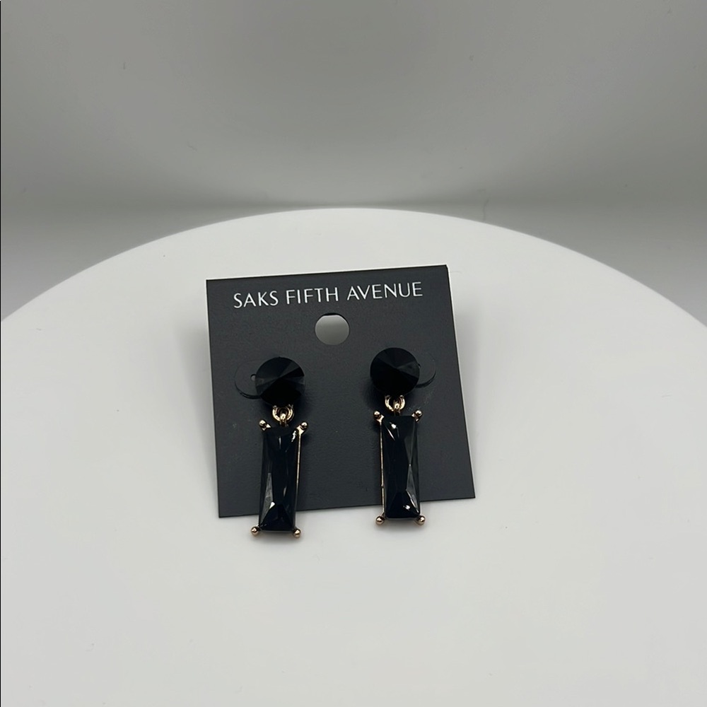 1151 Saks Fifth Avenue Black And Gold Earrings 14$